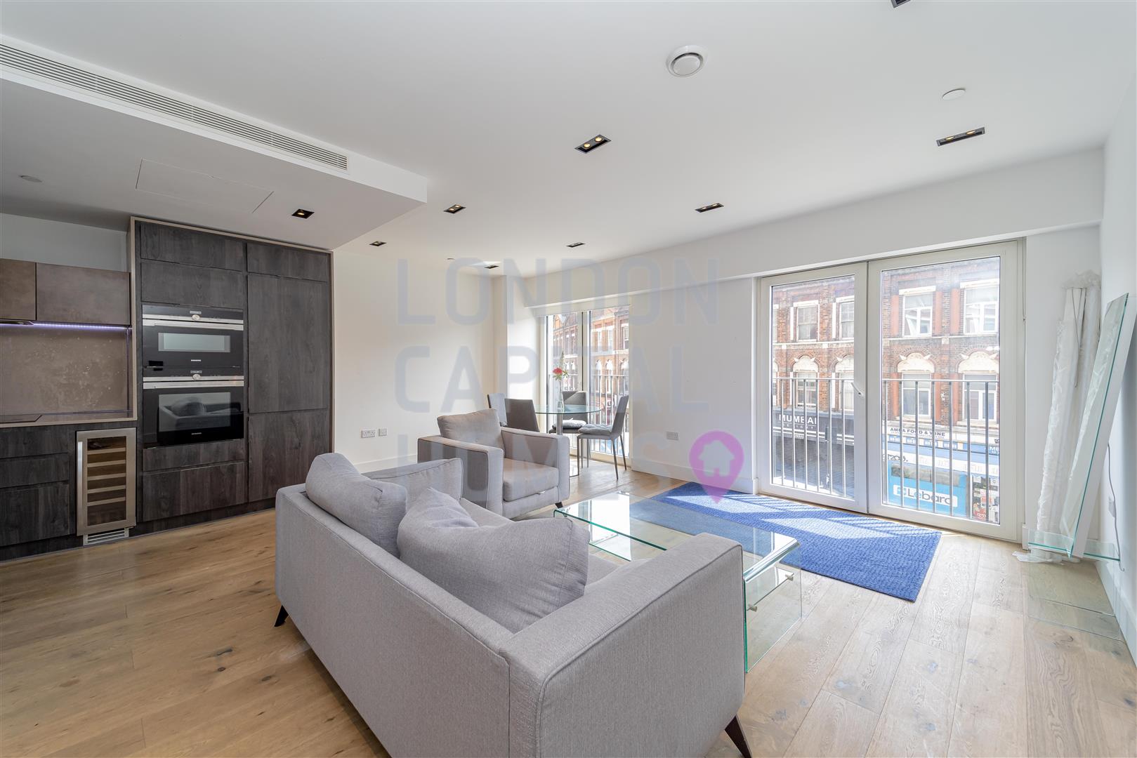 2 bed property in 2 Exchange Gardens, London